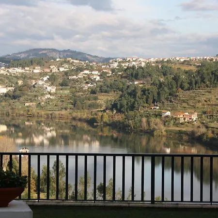 Quinta De Santa Cruz 招待所